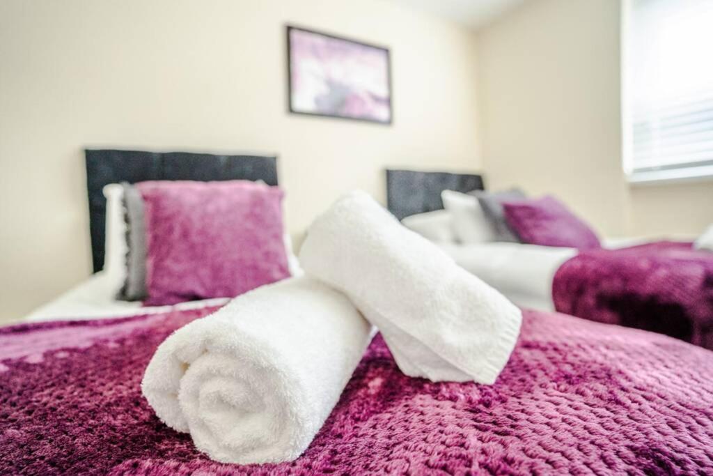 Off Road Parking, Smart Tv In Each Room! Swansea Extérieur photo