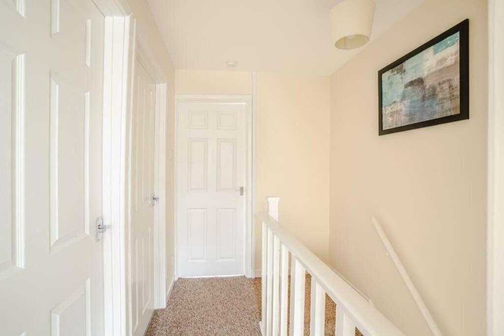 Off Road Parking, Smart Tv In Each Room! Swansea Extérieur photo